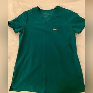 Hunter Green Figs Scrub top size XS. Like brand new only worn once.